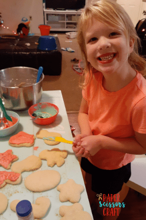 Decorating cookies