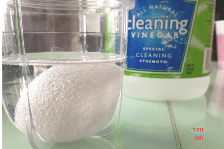 dissolving-Eggshell-Experiment-with-vinegar-min