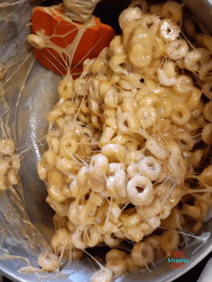 Rice Krispie Treats with Cheerios (2)