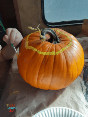 Painting pumpkins for kids-min