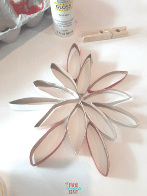 _snowflakes with toilet paper rolls for Christmas (2)-min