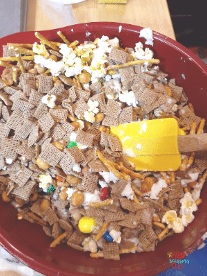 Christmas Crack Chex Mix Recipe (1)-min