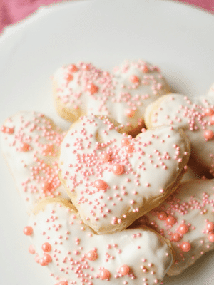 donut Heart Shaped Valentine's Day Food-min